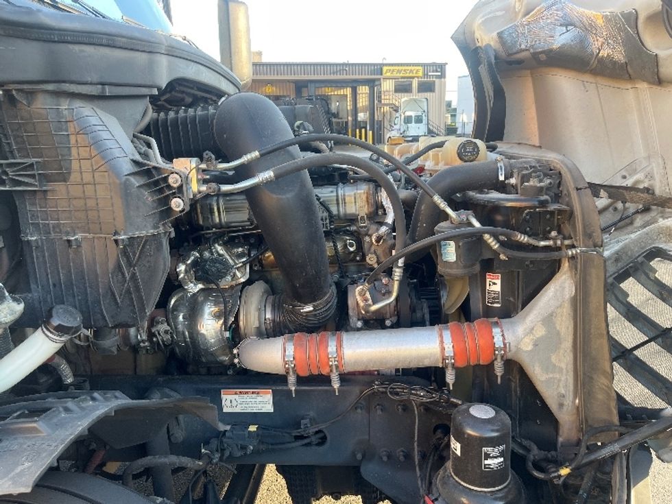 Sleeper Tractor-Heavy Duty Tractors-Freightliner-2023-T12664ST-Fontana-CA-804,540\n\t\tmiles-$ 50,000 - Image 20