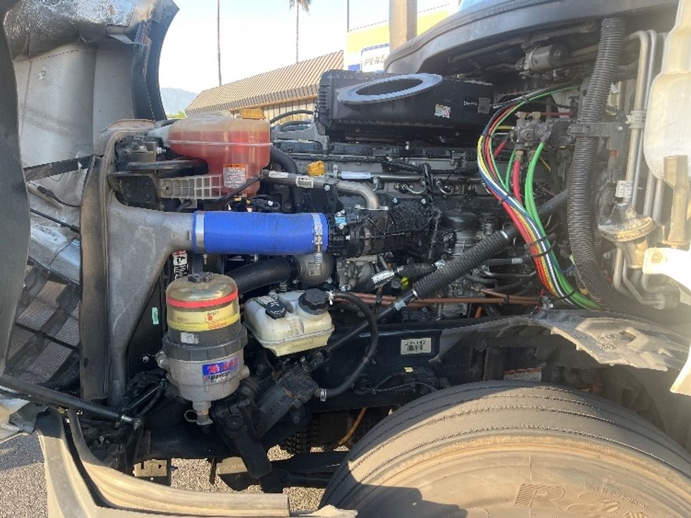 Sleeper Tractor-Heavy Duty Tractors-Freightliner-2023-T12664ST-Fontana-CA-804,540\n\t\tmiles-$ 50,000 - Image 21