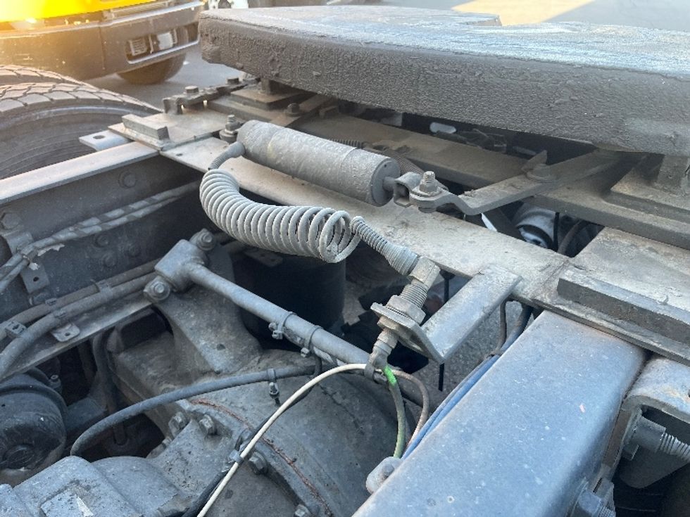 Sleeper Tractor-Heavy Duty Tractors-Freightliner-2023-T12664ST-Fontana-CA-804,540\n\t\tmiles-$ 50,000 - Image 23