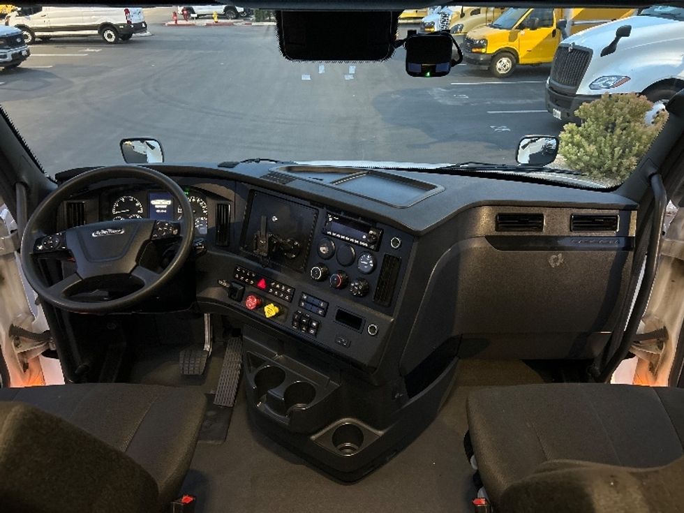 Sleeper Tractor-Heavy Duty Tractors-Freightliner-2023-T12664ST-Fontana-CA-829,149\n\t\tmiles-$ 44,750 - Image 12