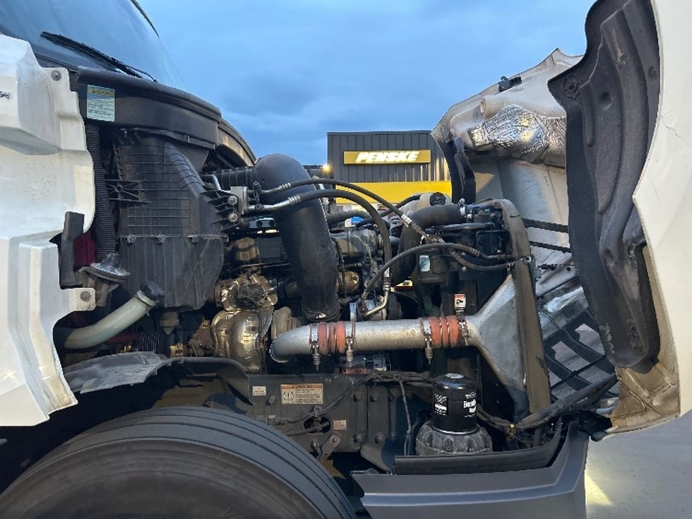 Sleeper Tractor-Heavy Duty Tractors-Freightliner-2023-T12664ST-Fontana-CA-829,149\n\t\tmiles-$ 44,750 - Image 20