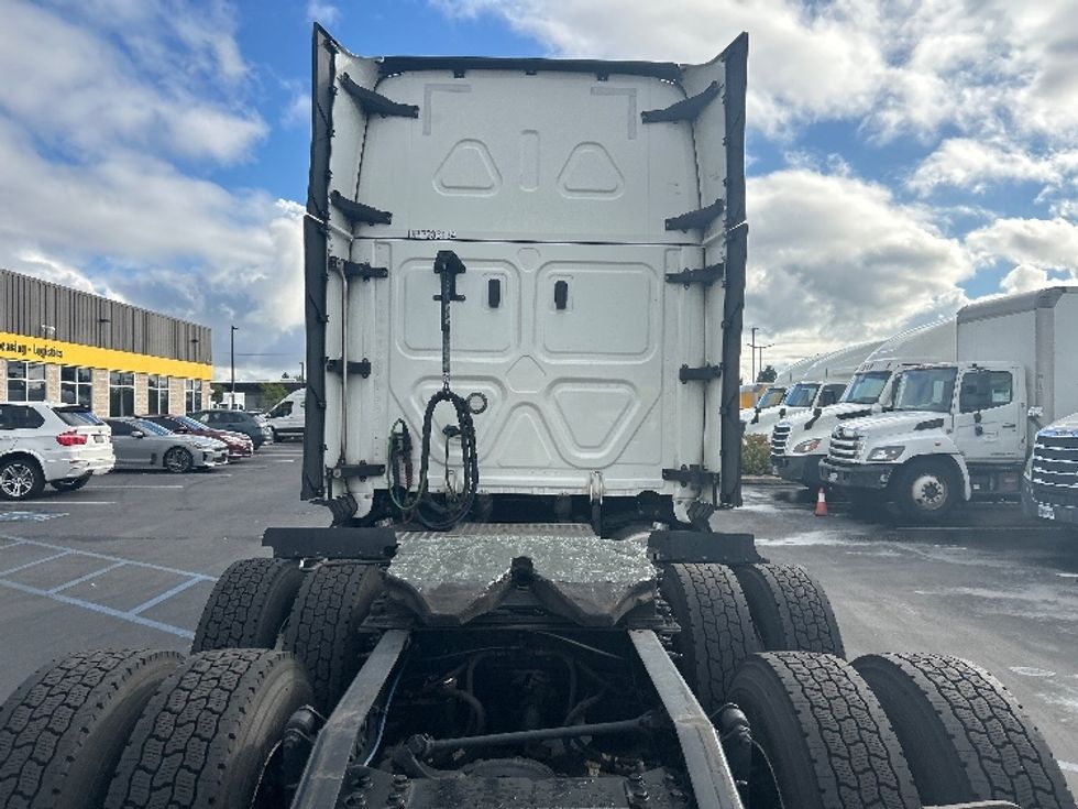 Sleeper Tractor-Heavy Duty Tractors-Freightliner-2023-T12664ST-Fontana-CA-829,149\n\t\tmiles-$ 44,750 - Image 6