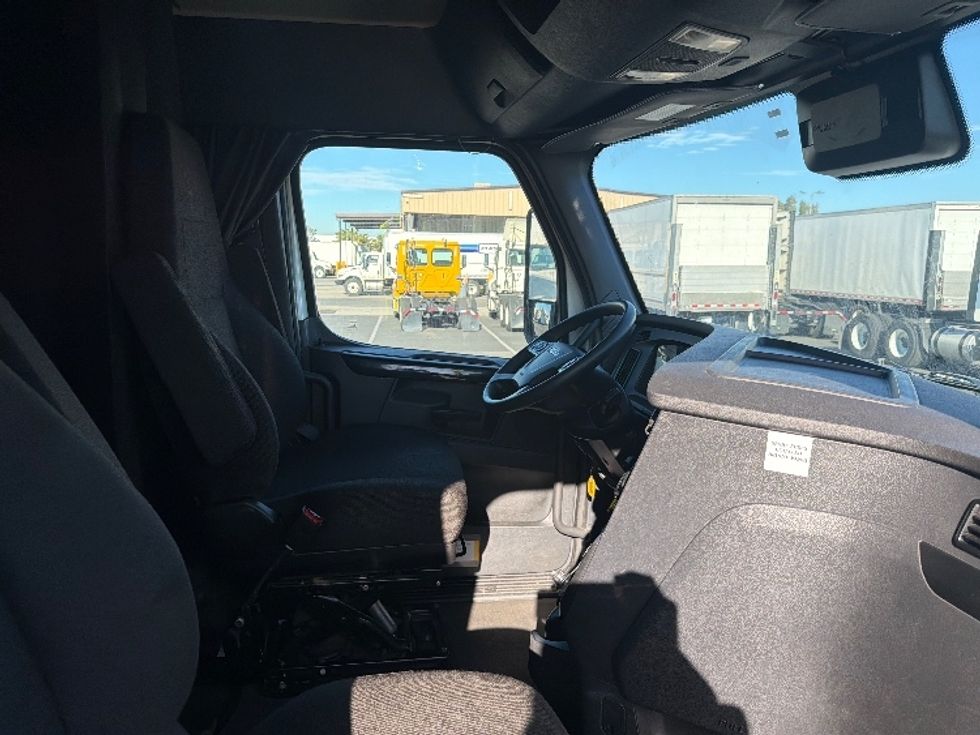 Sleeper Tractor-Heavy Duty Tractors-Freightliner-2023-T12664ST-Fontana-CA-869,891\n\t\tmiles-$ 47,750 - Image 15