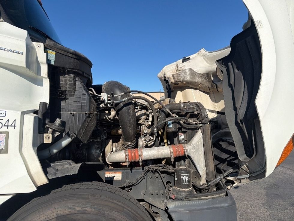 Sleeper Tractor-Heavy Duty Tractors-Freightliner-2023-T12664ST-Fontana-CA-869,891\n\t\tmiles-$ 47,750 - Image 20