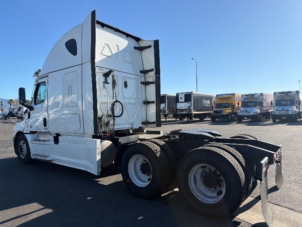 Sleeper Tractor-Heavy Duty Tractors-Freightliner-2023-T12664ST-Fontana-CA-869,891\n\t\tmiles-$ 47,750 - Image 5