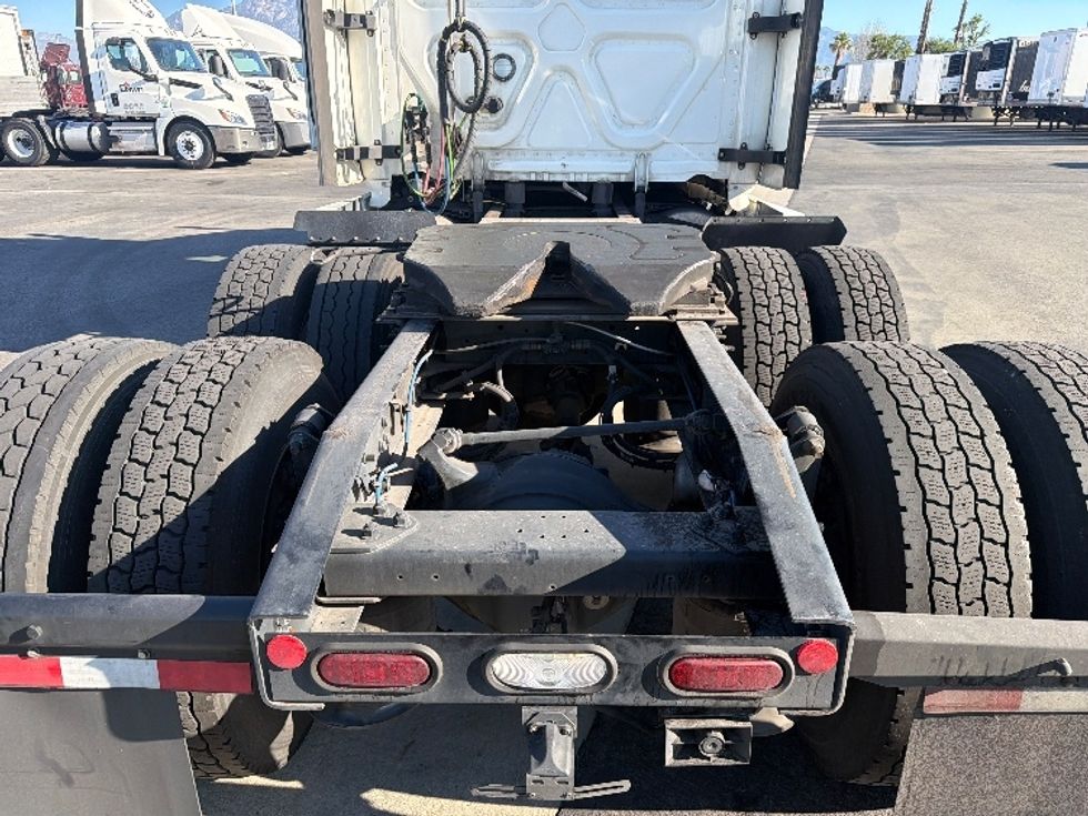 Sleeper Tractor-Heavy Duty Tractors-Freightliner-2023-T12664ST-Fontana-CA-869,891\n\t\tmiles-$ 47,750 - Image 6