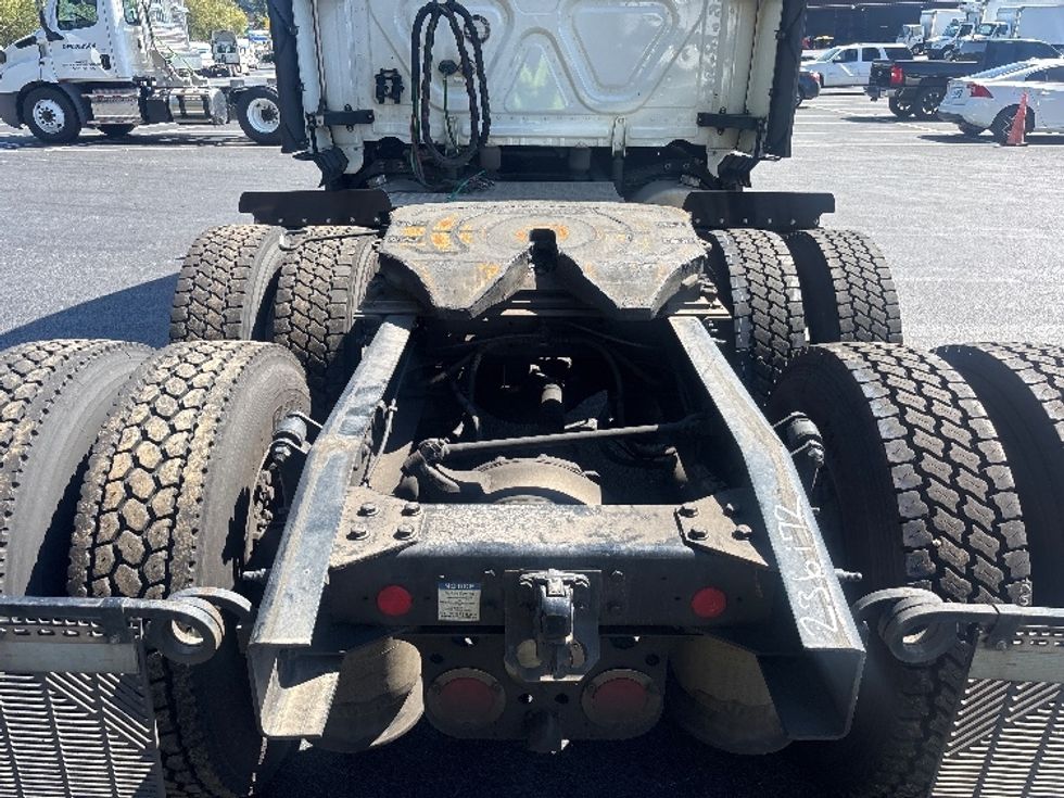 Sleeper Tractor-Heavy Duty Tractors-Freightliner-2023-T12664ST-Forest Park-GA-687,407\n\t\tmiles-$ 61,500 - Image 6