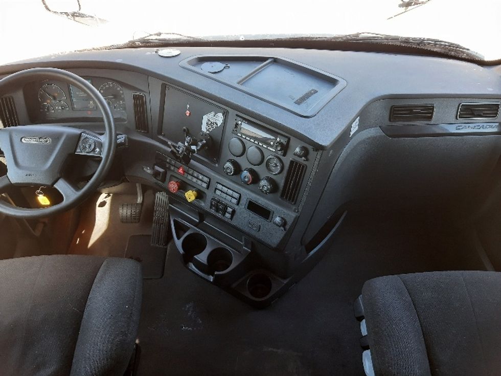Sleeper Tractor-Heavy Duty Tractors-Freightliner-2023-T12664ST-Fort Worth-TX-563,573\n\t\tmiles-$ 65,000 - Image 12