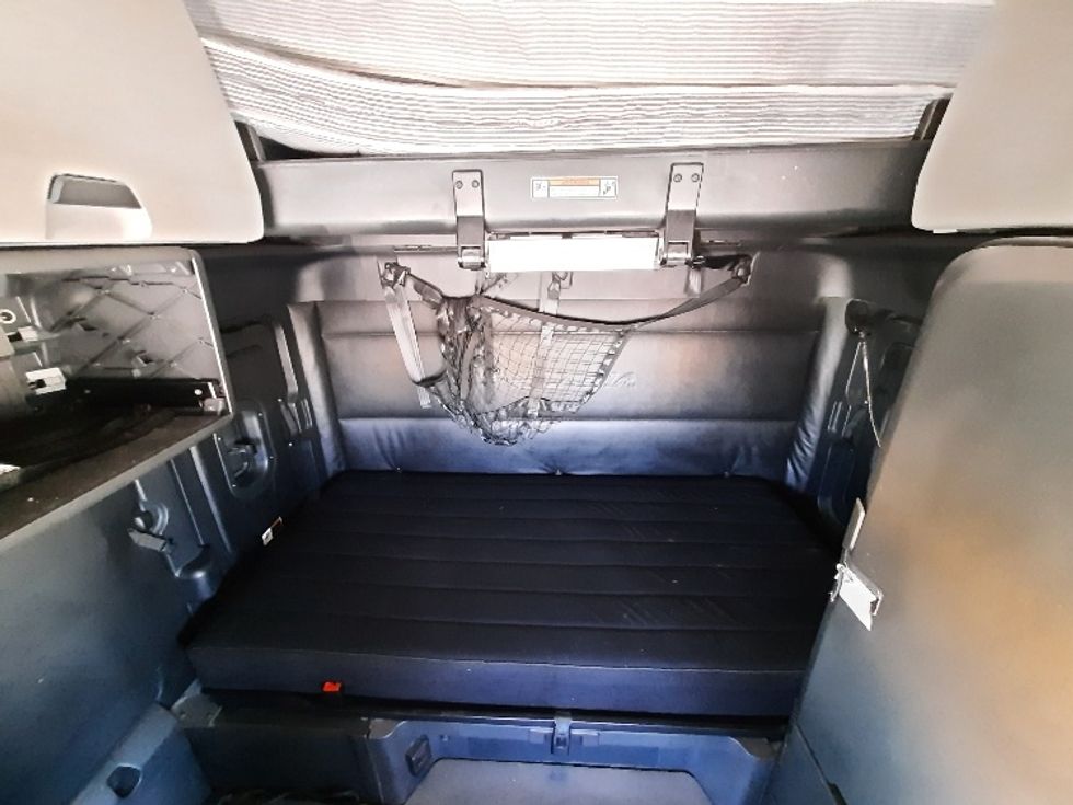 Sleeper Tractor-Heavy Duty Tractors-Freightliner-2023-T12664ST-Fort Worth-TX-563,573\n\t\tmiles-$ 65,000 - Image 16