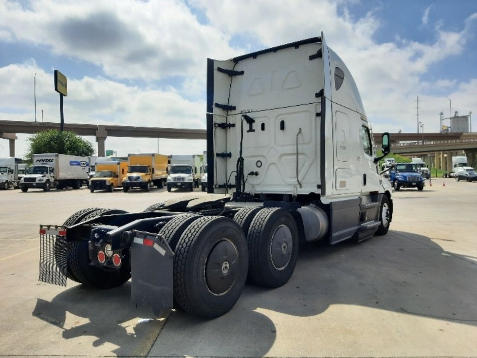 Sleeper Tractor-Heavy Duty Tractors-Freightliner-2023-T12664ST-Fort Worth-TX-563,573\n\t\tmiles-$ 65,000 - Image 7
