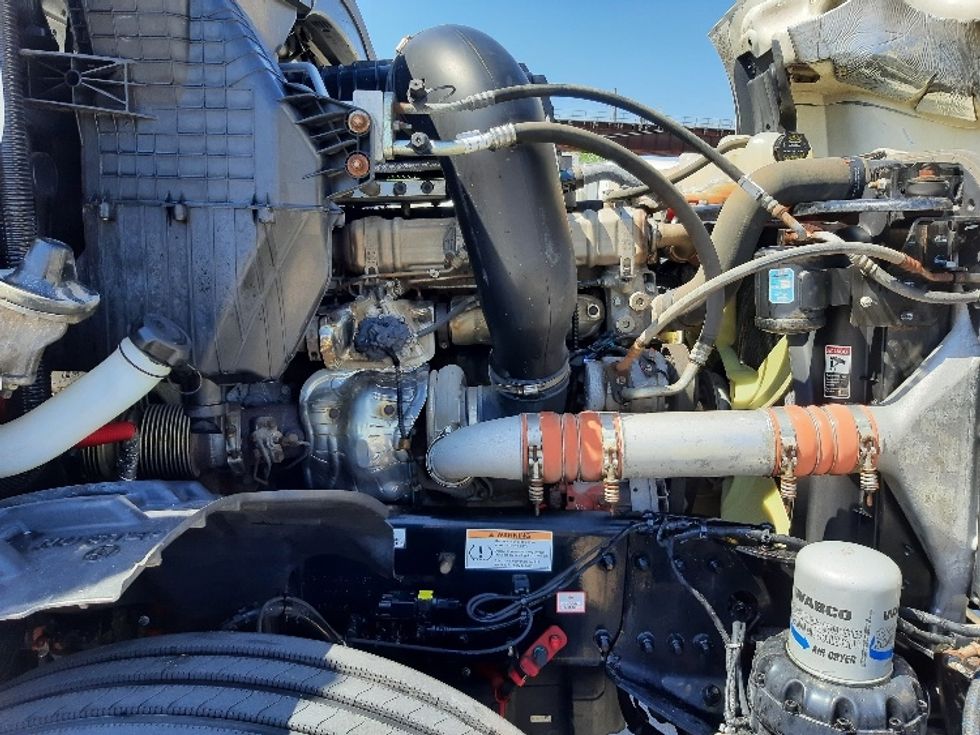 Sleeper Tractor-Heavy Duty Tractors-Freightliner-2023-T12664ST-Fort Worth-TX-626,129\n\t\tmiles-$ 64,500 - Image 20