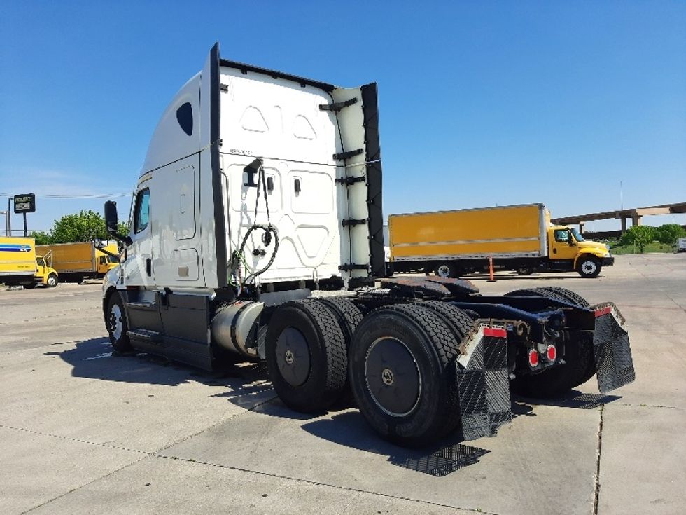 Sleeper Tractor-Heavy Duty Tractors-Freightliner-2023-T12664ST-Fort Worth-TX-626,129\n\t\tmiles-$ 64,500 - Image 5