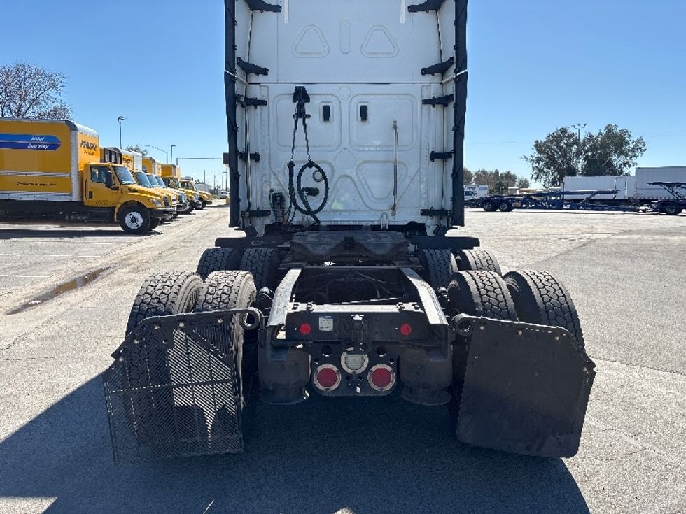 Sleeper Tractor-Heavy Duty Tractors-Freightliner-2023-T12664ST-Fresno-CA-644,548\n\t\tmiles-$ 64,750 - Image 6
