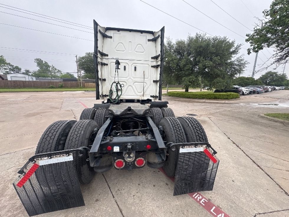 Sleeper Tractor-Heavy Duty Tractors-Freightliner-2023-T12664ST-Garland-TX-740,251\n\t\tmiles-$ 53,750 - Image 6