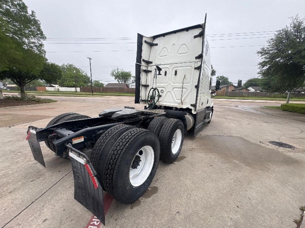Sleeper Tractor-Heavy Duty Tractors-Freightliner-2023-T12664ST-Garland-TX-740,251\n\t\tmiles-$ 53,750 - Image 7