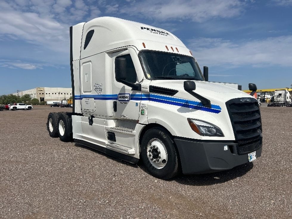 Sleeper Tractor-Heavy Duty Tractors-Freightliner-2023-T12664ST-Goodyear-AZ-589,727\n\t\tmiles-$ 75,500 - Image 1