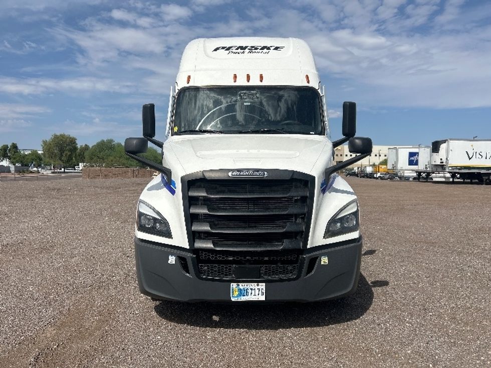 Sleeper Tractor-Heavy Duty Tractors-Freightliner-2023-T12664ST-Goodyear-AZ-589,727\n\t\tmiles-$ 75,500 - Image 2