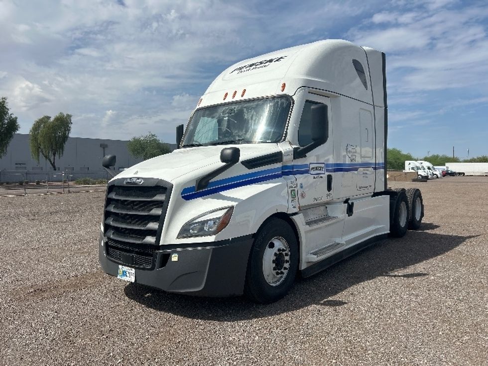 Sleeper Tractor-Heavy Duty Tractors-Freightliner-2023-T12664ST-Goodyear-AZ-589,727\n\t\tmiles-$ 75,500 - Image 3