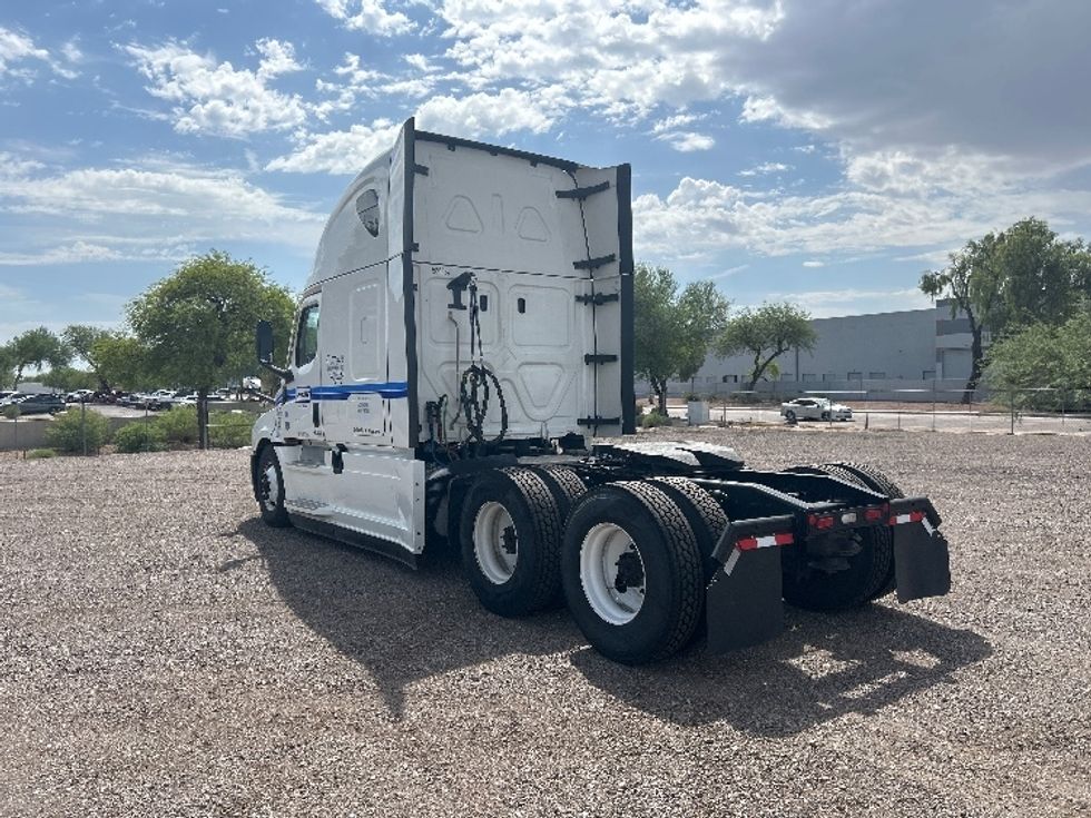 Sleeper Tractor-Heavy Duty Tractors-Freightliner-2023-T12664ST-Goodyear-AZ-589,727\n\t\tmiles-$ 75,500 - Image 5