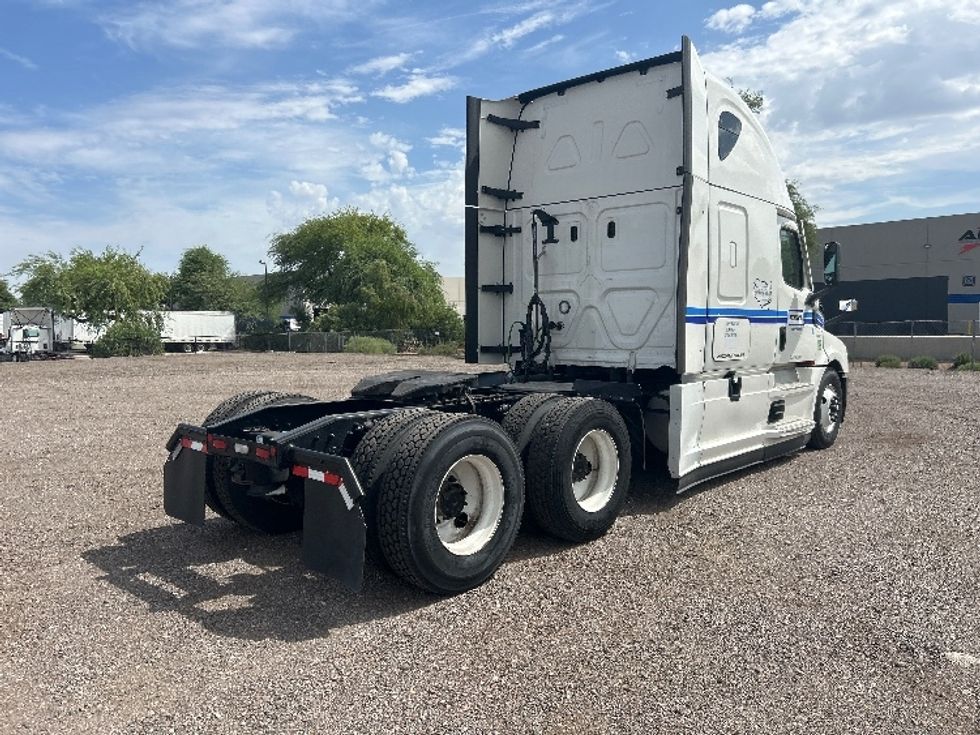 Sleeper Tractor-Heavy Duty Tractors-Freightliner-2023-T12664ST-Goodyear-AZ-589,727\n\t\tmiles-$ 75,500 - Image 7