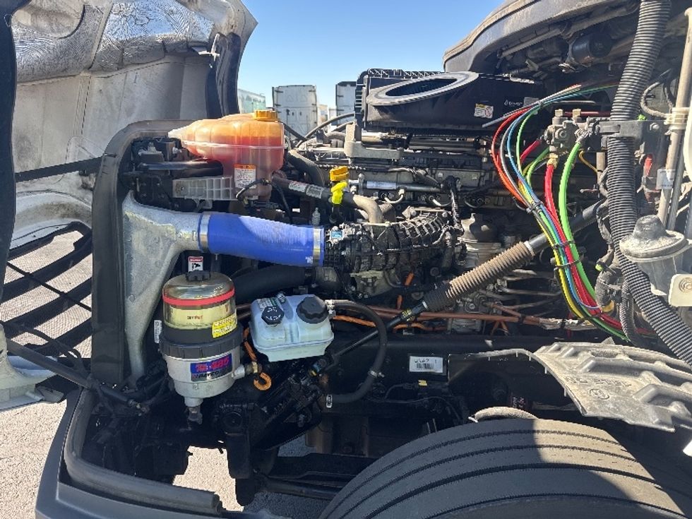 Sleeper Tractor-Heavy Duty Tractors-Freightliner-2023-T12664ST-Greeley-CO-749,316\n\t\tmiles-$ 52,500 - Image 21