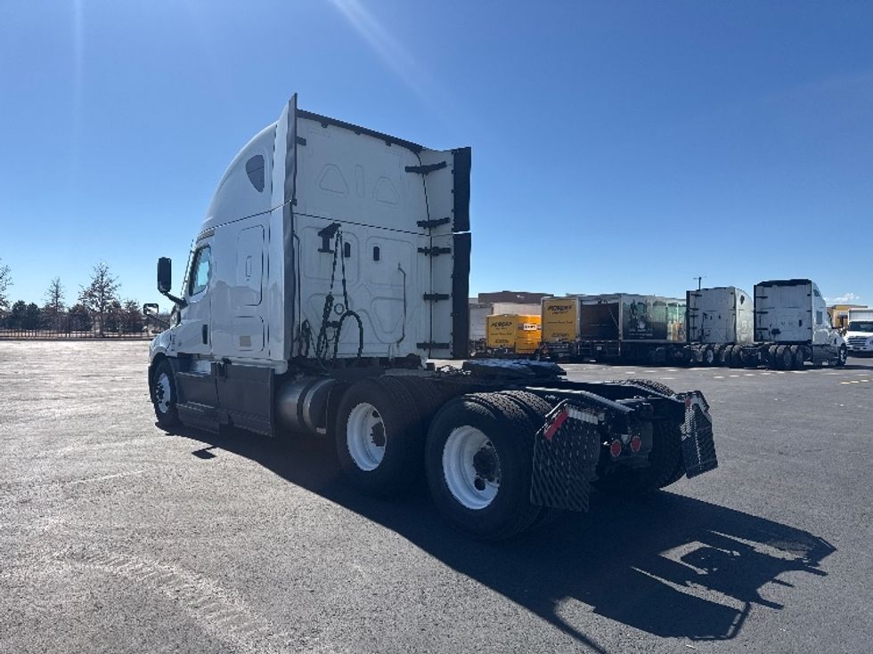 Sleeper Tractor-Heavy Duty Tractors-Freightliner-2023-T12664ST-Greeley-CO-749,316\n\t\tmiles-$ 52,500 - Image 5