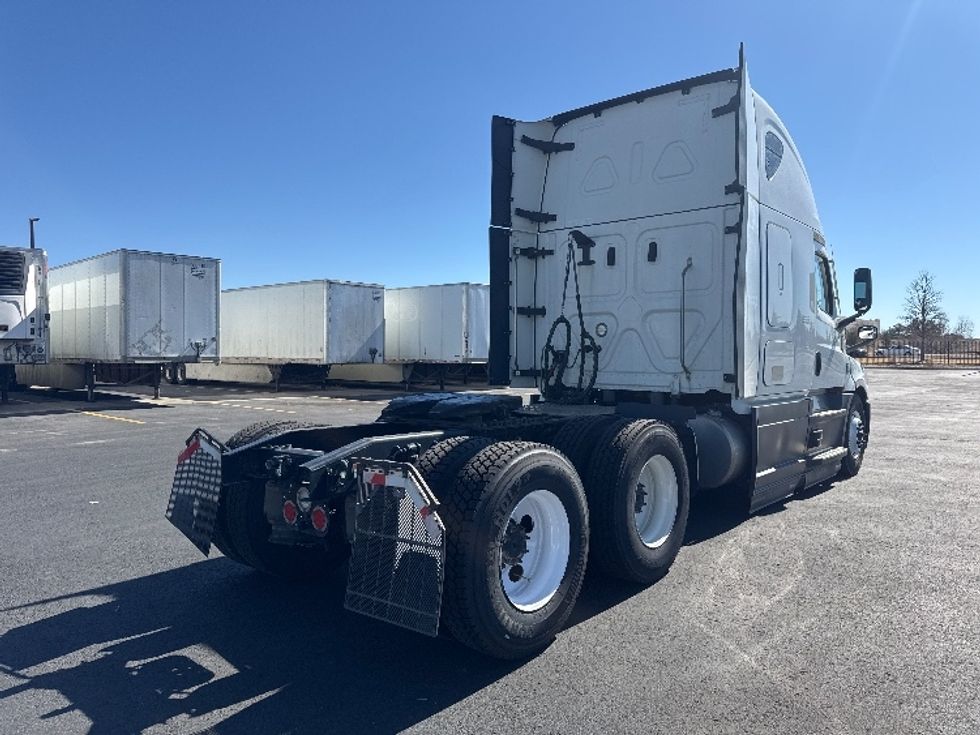 Sleeper Tractor-Heavy Duty Tractors-Freightliner-2023-T12664ST-Greeley-CO-749,316\n\t\tmiles-$ 52,500 - Image 7