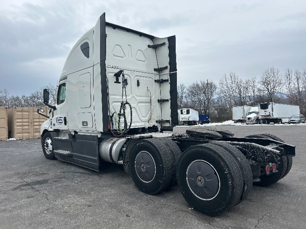 Sleeper Tractor-Heavy Duty Tractors-Freightliner-2023-T12664ST-Greensboro-NC-491,674\n\t\tmiles-$ 78,500 - Image 5