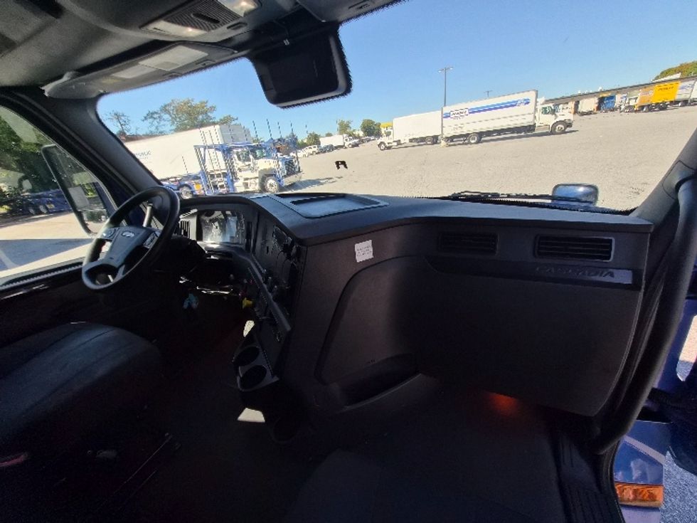Sleeper Tractor-Heavy Duty Tractors-Freightliner-2023-T12664ST-Greensboro-NC-524,503\n\t\tmiles-$ 85,500 - Image 13