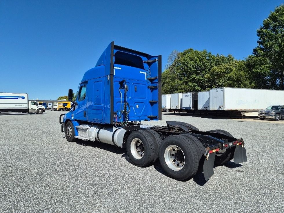Sleeper Tractor-Heavy Duty Tractors-Freightliner-2023-T12664ST-Greensboro-NC-524,503\n\t\tmiles-$ 85,500 - Image 5