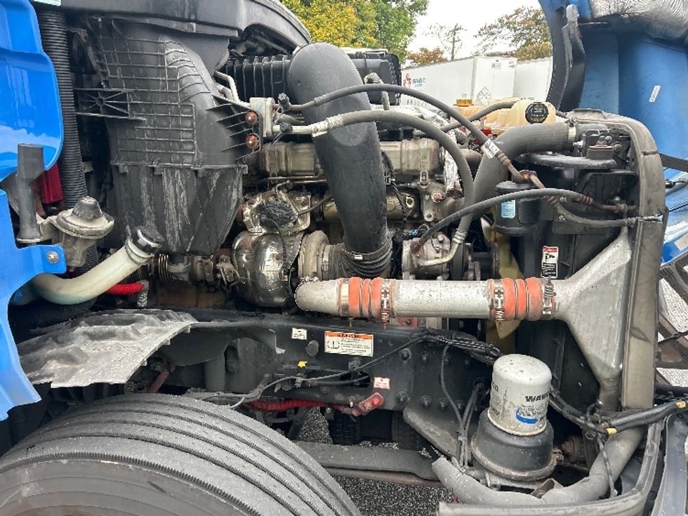 Sleeper Tractor-Heavy Duty Tractors-Freightliner-2023-T12664ST-Greensboro-NC-568,210\n\t\tmiles-$ 81,000 - Image 19