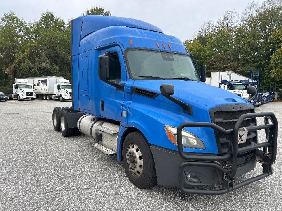 Sleeper Tractor-Heavy Duty Tractors-Freightliner-2023-T12664ST-Greensboro-NC-568,210\n\t\tmiles-$ 81,000 - Image 3
