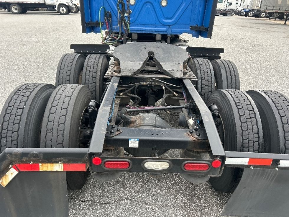 Sleeper Tractor-Heavy Duty Tractors-Freightliner-2023-T12664ST-Greensboro-NC-568,210\n\t\tmiles-$ 81,000 - Image 6