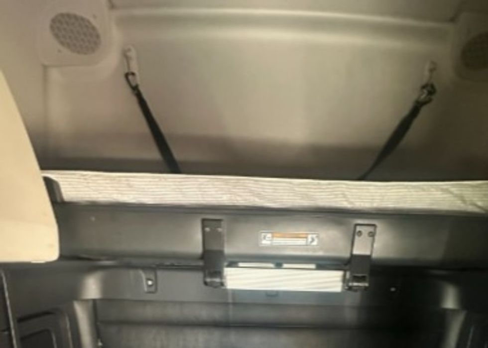 Sleeper Tractor-Heavy Duty Tractors-Freightliner-2023-T12664ST-Greensboro-NC-705,770\n\t\tmiles-$ 53,750 - Image 17