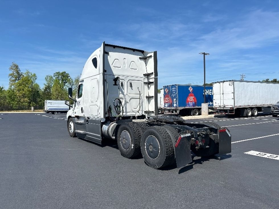 Sleeper Tractor-Heavy Duty Tractors-Freightliner-2023-T12664ST-Greensboro-NC-705,770\n\t\tmiles-$ 53,750 - Image 5