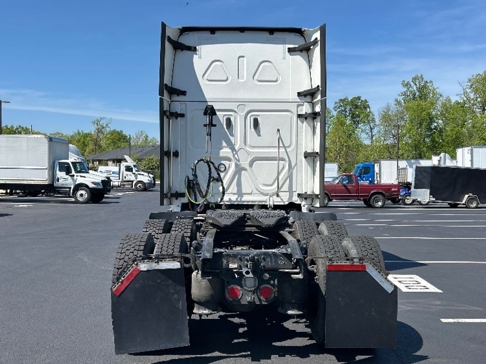 Sleeper Tractor-Heavy Duty Tractors-Freightliner-2023-T12664ST-Greensboro-NC-705,770\n\t\tmiles-$ 53,750 - Image 6