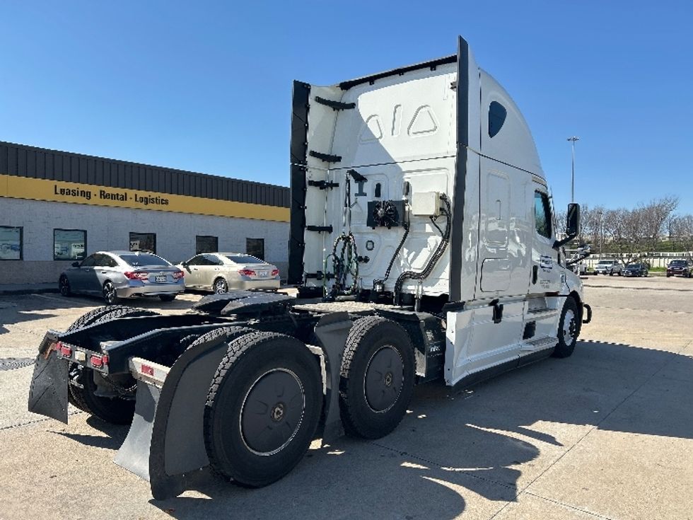 Sleeper Tractor-Heavy Duty Tractors-Freightliner-2023-T12664ST-Houston-TX-231,778\n\t\tmiles-$ 102,500 - Image 7