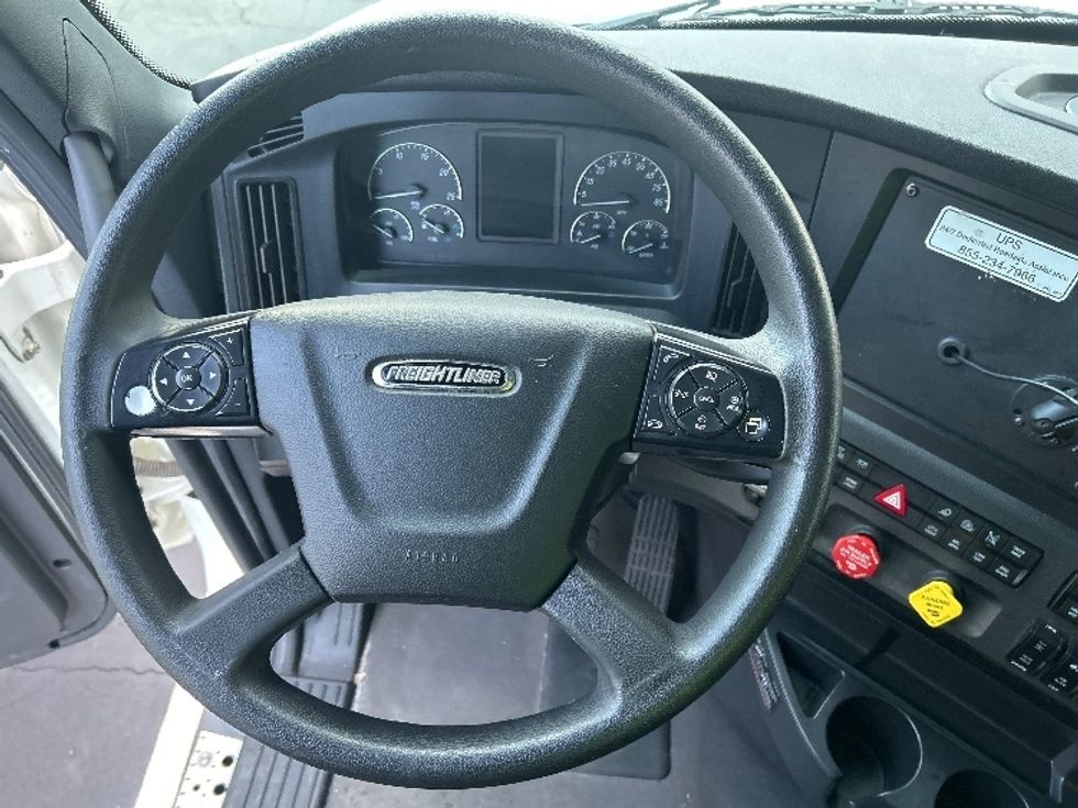 Sleeper Tractor-Heavy Duty Tractors-Freightliner-2023-T12664ST-Indianapolis-IN-598,499\n\t\tmiles-$ 61,000 - Image 11