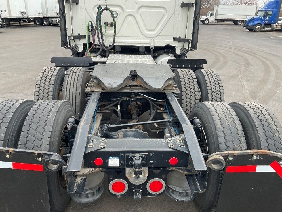 Sleeper Tractor-Heavy Duty Tractors-Freightliner-2023-T12664ST-Indianapolis-IN-616,278\n\t\tmiles-$ 59,250 - Image 6