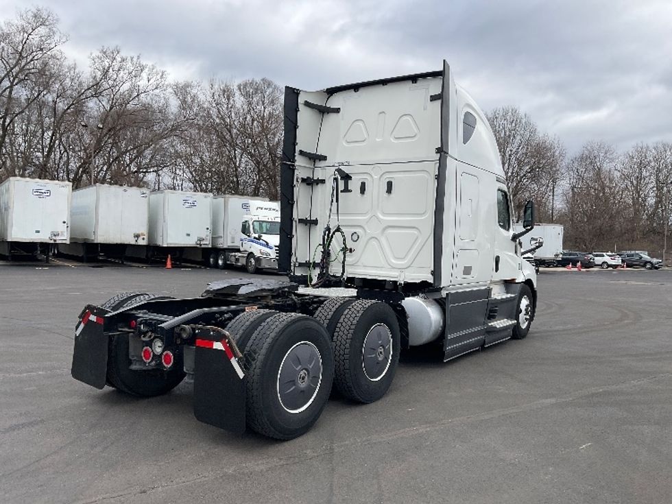 Sleeper Tractor-Heavy Duty Tractors-Freightliner-2023-T12664ST-Indianapolis-IN-616,278\n\t\tmiles-$ 59,250 - Image 7