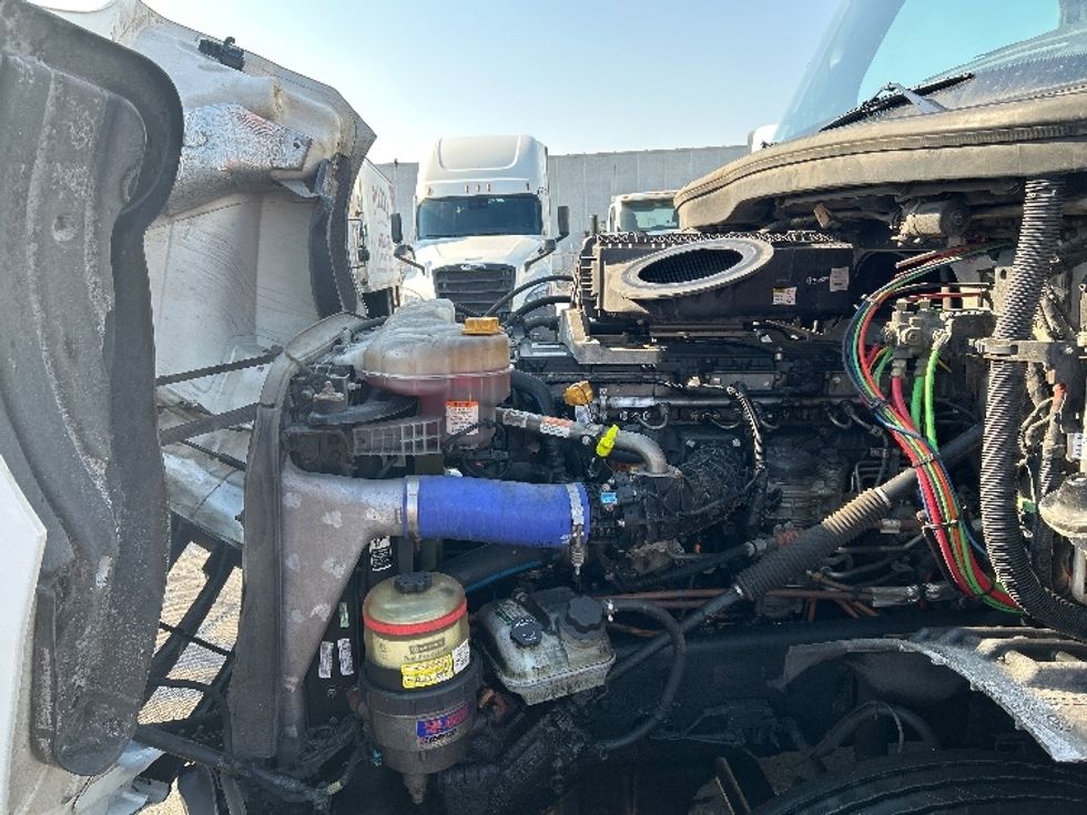 Sleeper Tractor-Heavy Duty Tractors-Freightliner-2023-T12664ST-Indianapolis-IN-619,296\n\t\tmiles-$ 59,000 - Image 21