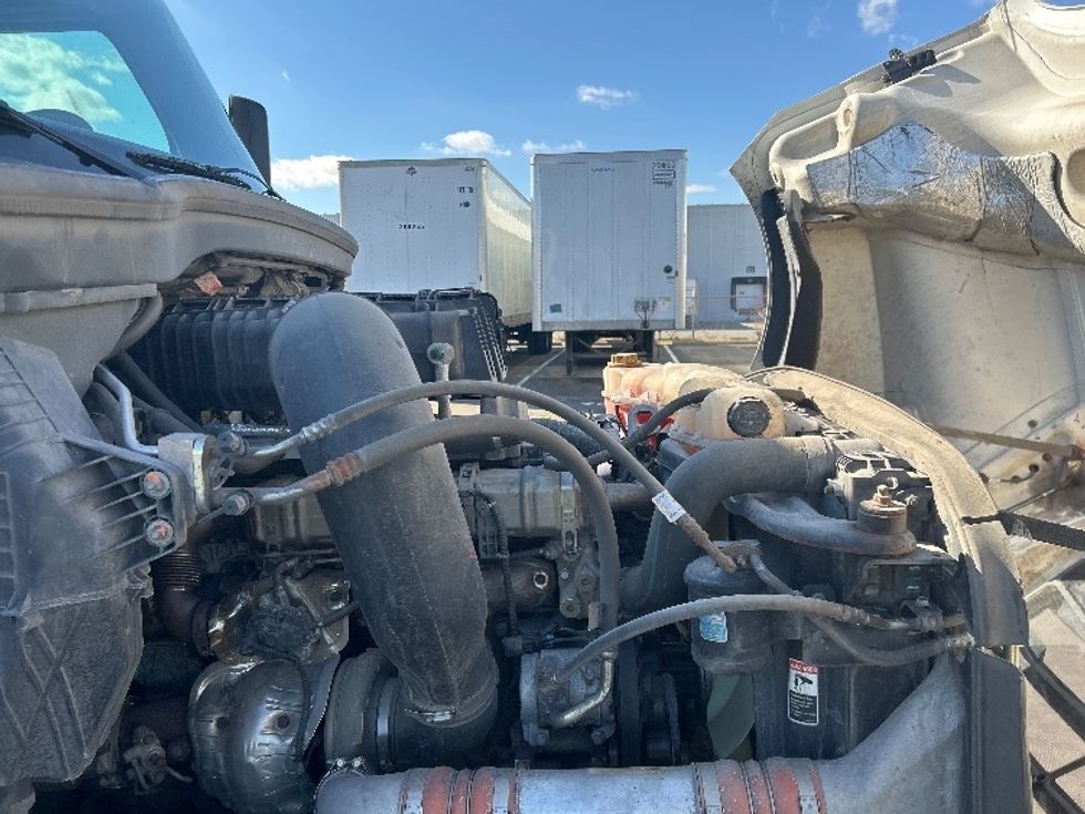 Sleeper Tractor-Heavy Duty Tractors-Freightliner-2023-T12664ST-Indianapolis-IN-621,432\n\t\tmiles-$ 58,750 - Image 20