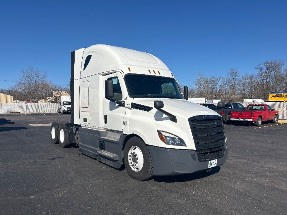 Sleeper Tractor-Heavy Duty Tractors-Freightliner-2023-T12664ST-Indianapolis-IN-701,295\n\t\tmiles-$ 51,250 - Image 1