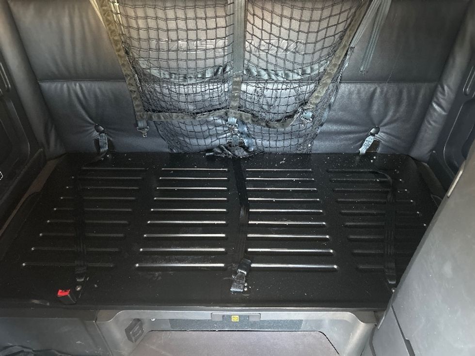 Sleeper Tractor-Heavy Duty Tractors-Freightliner-2023-T12664ST-Indianapolis-IN-701,295\n\t\tmiles-$ 51,250 - Image 17