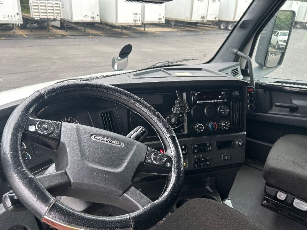 Sleeper Tractor-Heavy Duty Tractors-Freightliner-2023-T12664ST-Indianapolis-IN-701,934\n\t\tmiles-$ 60,250 - Image 10