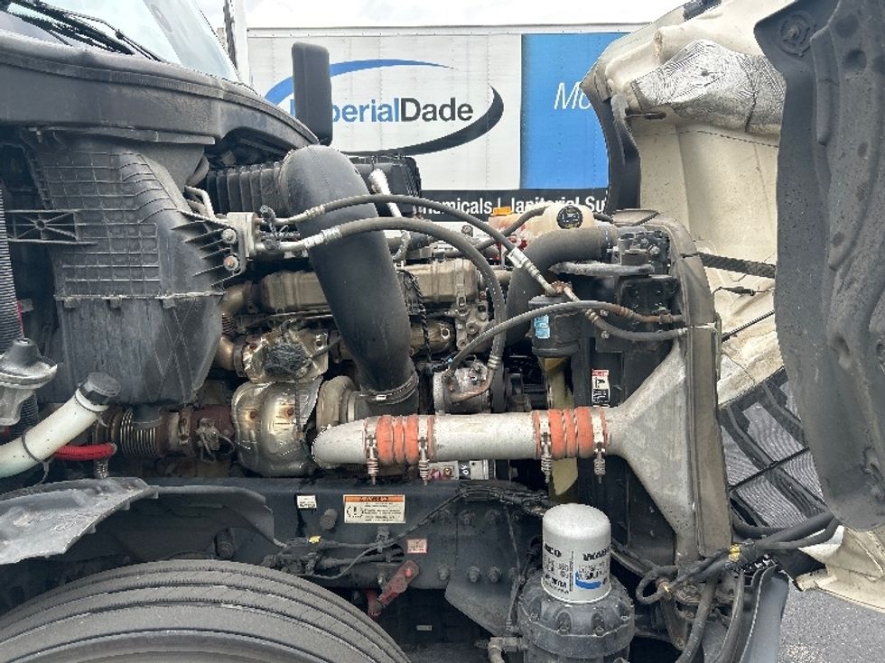 Sleeper Tractor-Heavy Duty Tractors-Freightliner-2023-T12664ST-Indianapolis-IN-701,934\n\t\tmiles-$ 60,250 - Image 20