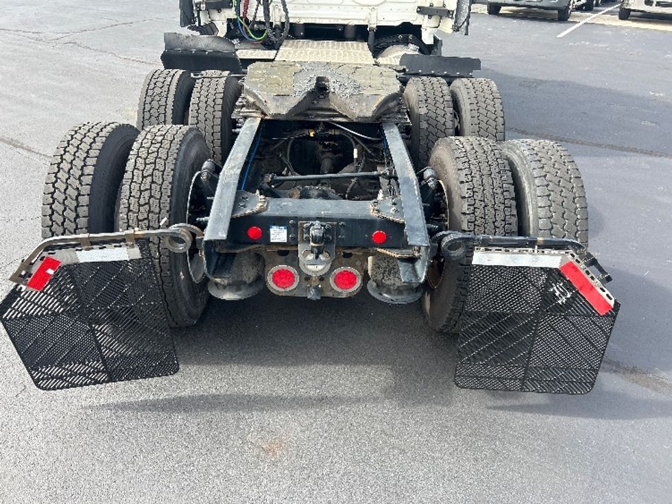 Sleeper Tractor-Heavy Duty Tractors-Freightliner-2023-T12664ST-Indianapolis-IN-718,463\n\t\tmiles-$ 61,250 - Image 6