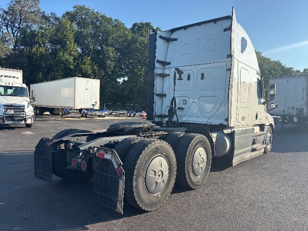Sleeper Tractor-Heavy Duty Tractors-Freightliner-2023-T12664ST-Indianapolis-IN-747,249\n\t\tmiles-$ 57,500 - Image 7