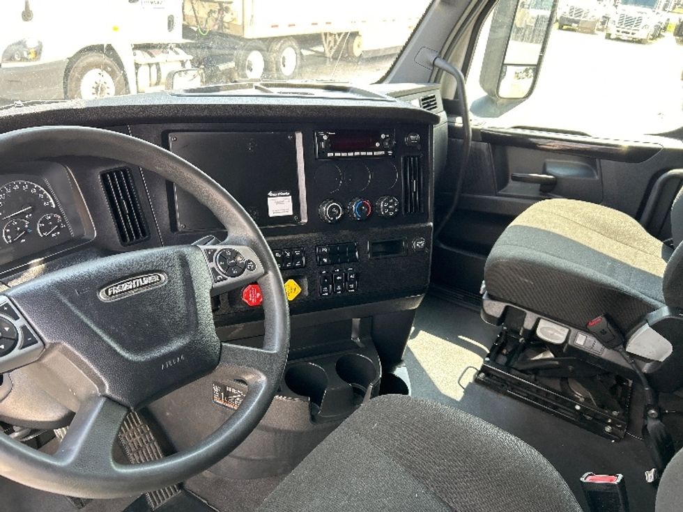 Sleeper Tractor-Heavy Duty Tractors-Freightliner-2023-T12664ST-Jackson-TN-283,598\n\t\tmiles-$ 100,000 - Image 10