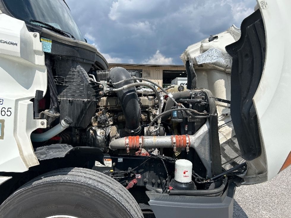 Sleeper Tractor-Heavy Duty Tractors-Freightliner-2023-T12664ST-Jackson-TN-283,598\n\t\tmiles-$ 100,000 - Image 20